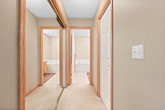 2010 Stahlke Way, Chaska, MN 55318