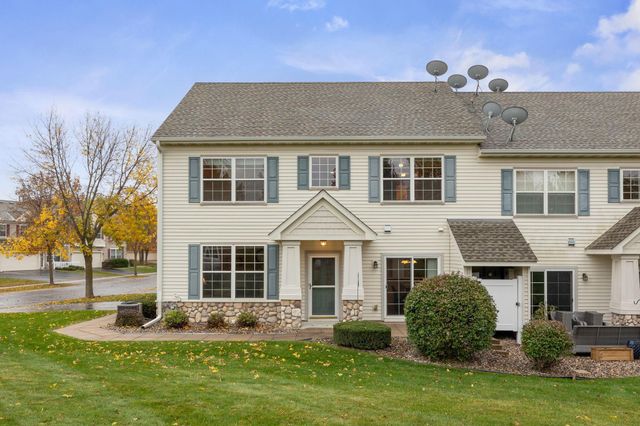 2010 Stahlke Way, Chaska, MN 55318