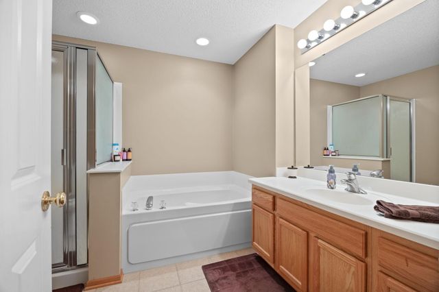 2010 Stahlke Way, Chaska, MN 55318