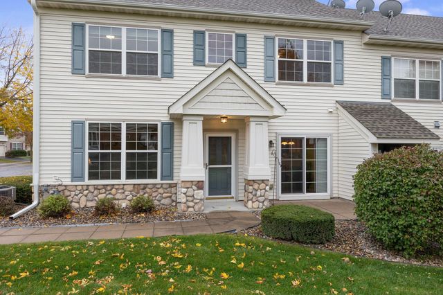 2010 Stahlke Way, Chaska, MN 55318