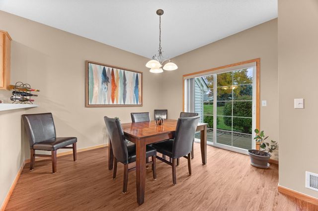 2010 Stahlke Way, Chaska, MN 55318