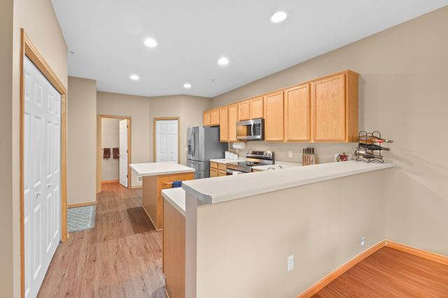 2010 Stahlke Way, Chaska, MN 55318