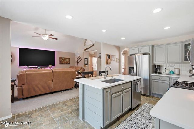 2957 E Wanamingo Drive, Wasilla, AK 99654