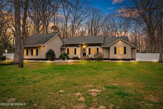 5 Pin Oak Drive, New Egypt, NJ 08533