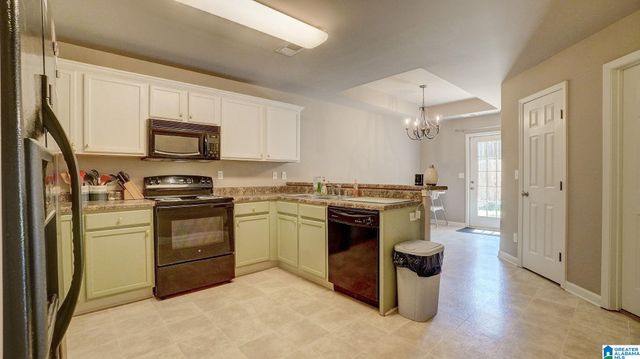 2790 SOUTHWOOD LANE, Bessemer, AL 35022