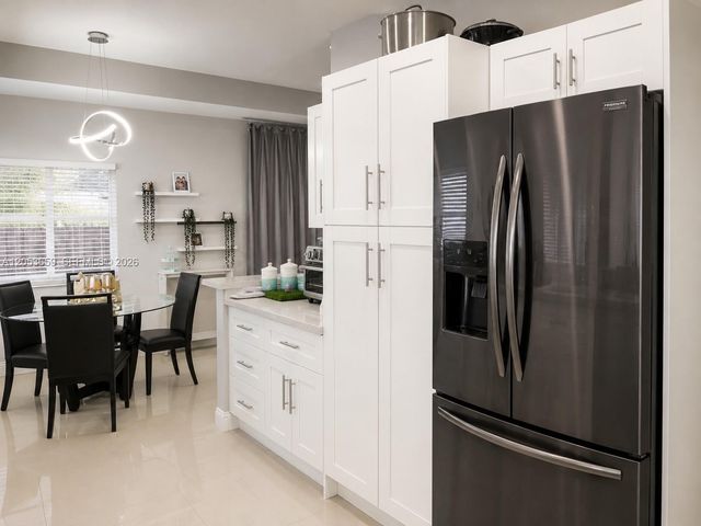 1040 SW 85th Ter, Pembroke Pines, FL 33025