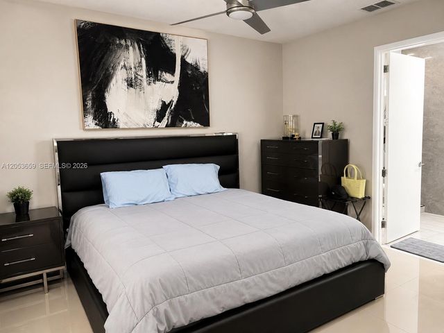 1040 SW 85th Ter, Pembroke Pines, FL 33025