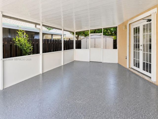 1040 SW 85th Ter, Pembroke Pines, FL 33025