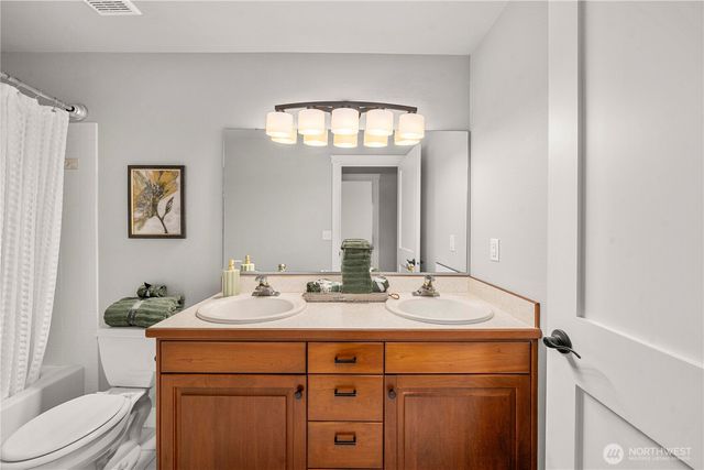 28601 13th Avenue S, Federal Way, WA 98003