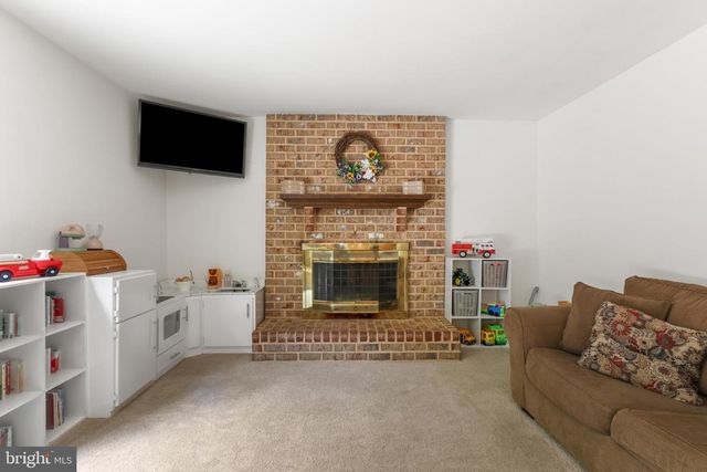 4471 WAGNER DR, Bethlehem, PA 18020