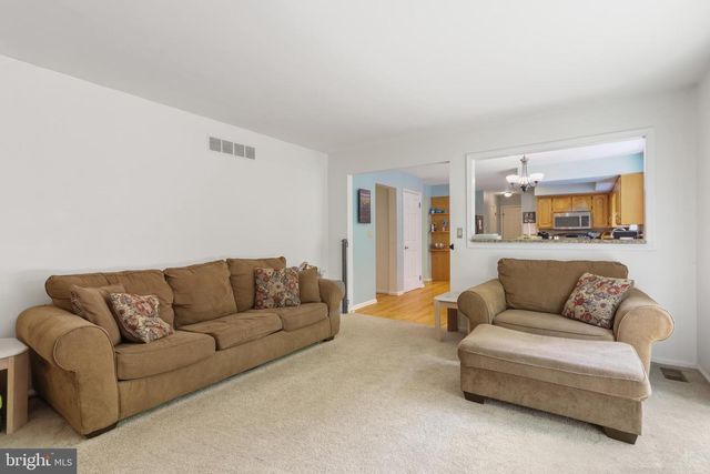 4471 WAGNER DR, Bethlehem, PA 18020