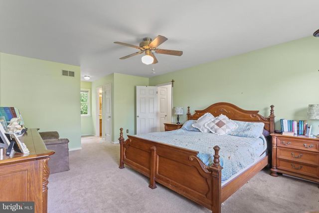 4471 WAGNER DR, Bethlehem, PA 18020