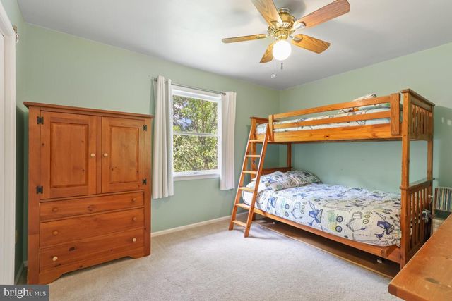 4471 WAGNER DR, Bethlehem, PA 18020