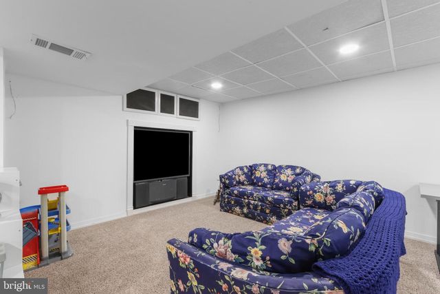 4471 WAGNER DR, Bethlehem, PA 18020