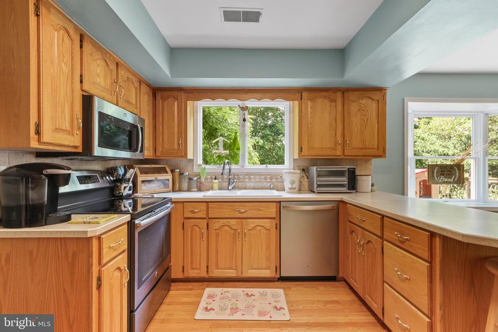 4471 WAGNER DR, Bethlehem, PA 18020