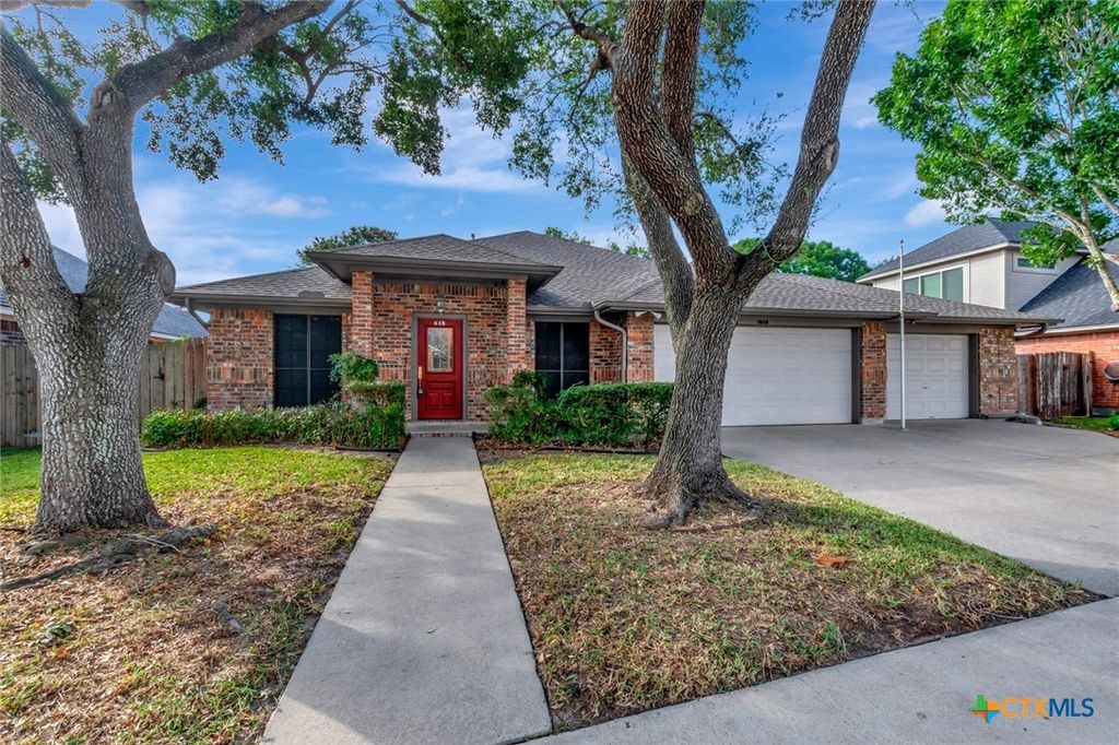 618 Brocton Street, Victoria, TX 77904