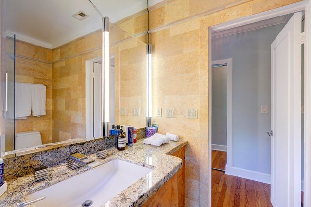 411 26th Street, West Palm Beach, FL 33407