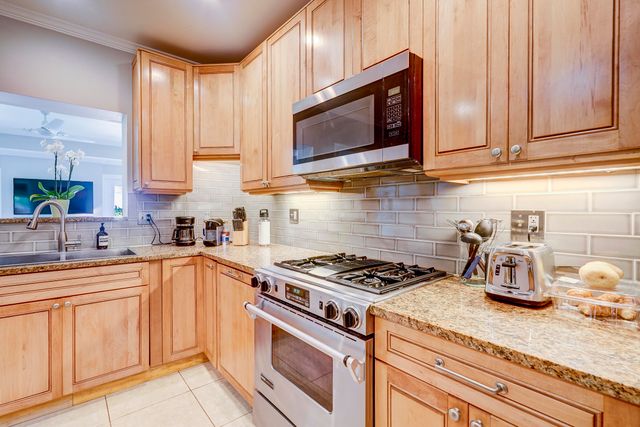 411 26th Street, West Palm Beach, FL 33407