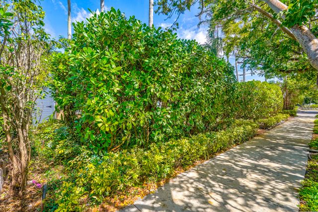 411 26th Street, West Palm Beach, FL 33407