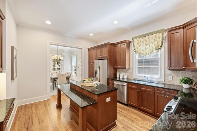 1115 S Kings Drive, Charlotte, NC 28207