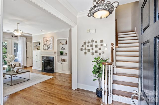 1115 S Kings Drive, Charlotte, NC 28207