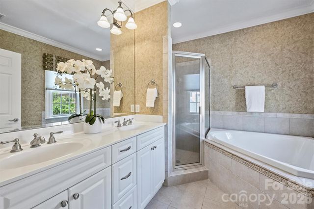 1115 S Kings Drive, Charlotte, NC 28207