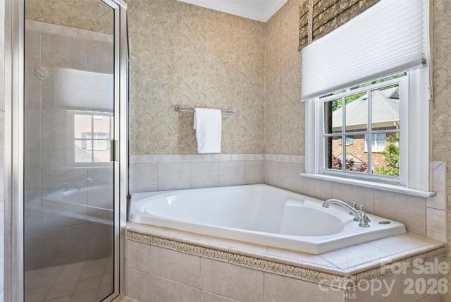 1115 S Kings Drive, Charlotte, NC 28207