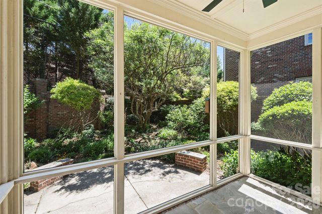 1115 S Kings Drive, Charlotte, NC 28207