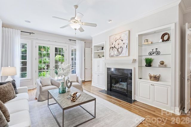 1115 S Kings Drive, Charlotte, NC 28207