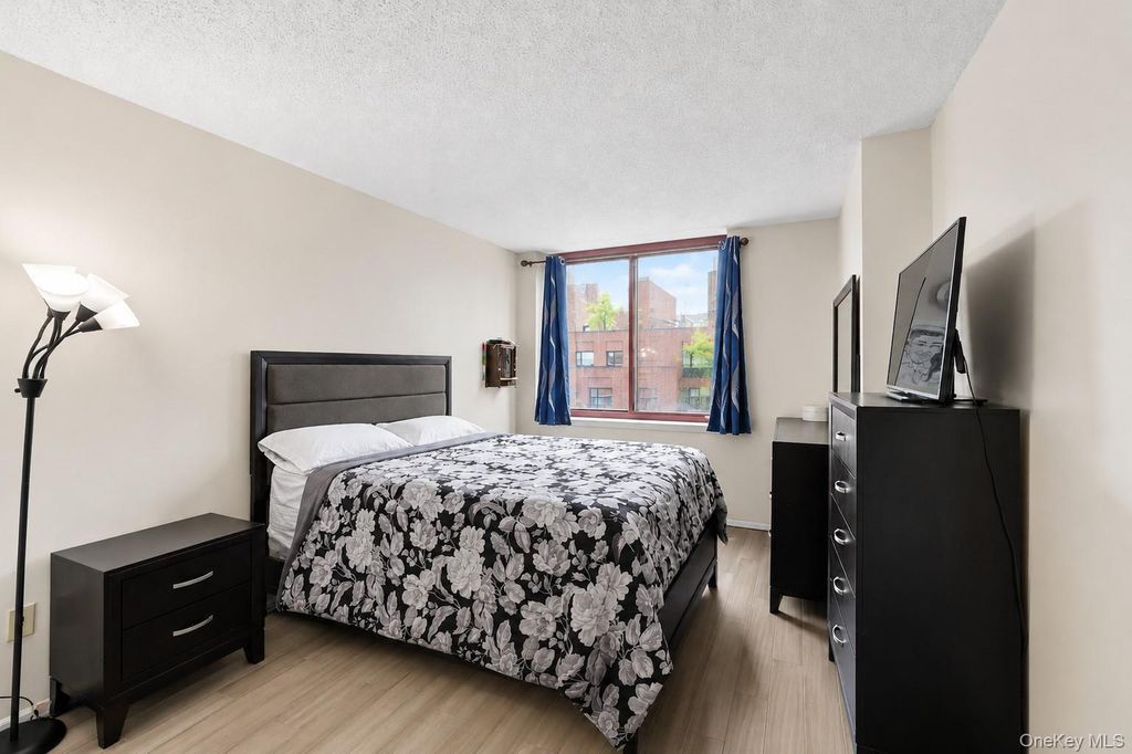 4-74 48th Avenue 14M, Long Island City, NY 11109 — photo 4