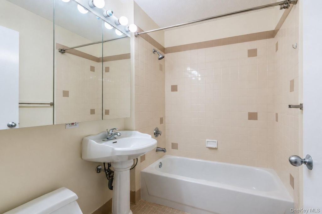 4-74 48th Avenue 14M, Long Island City, NY 11109 — photo 5