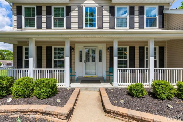 1016 Lafayette Place, Lake St Louis, MO 63367