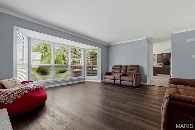 1016 Lafayette Place, Lake St Louis, MO 63367