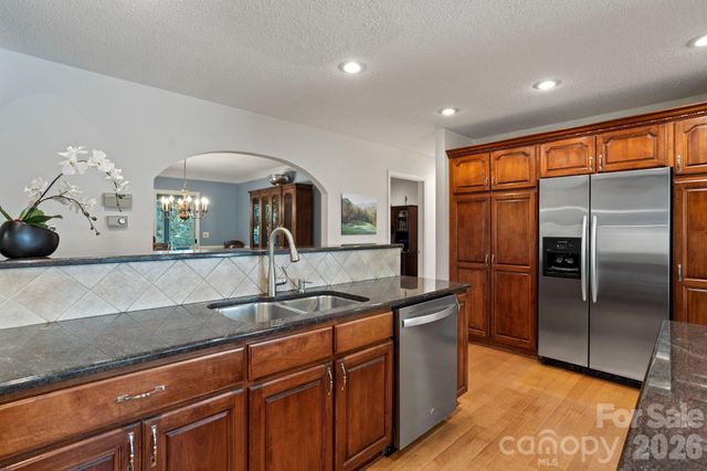 128 Forest View Drive, Flat Rock, NC 28731