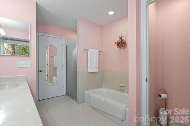 128 Forest View Drive, Flat Rock, NC 28731