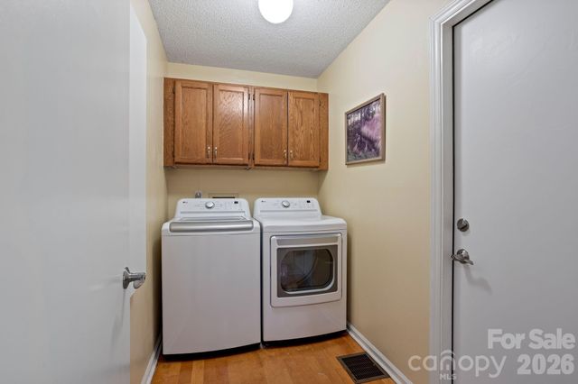 128 Forest View Drive, Flat Rock, NC 28731
