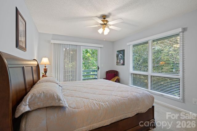 128 Forest View Drive, Flat Rock, NC 28731