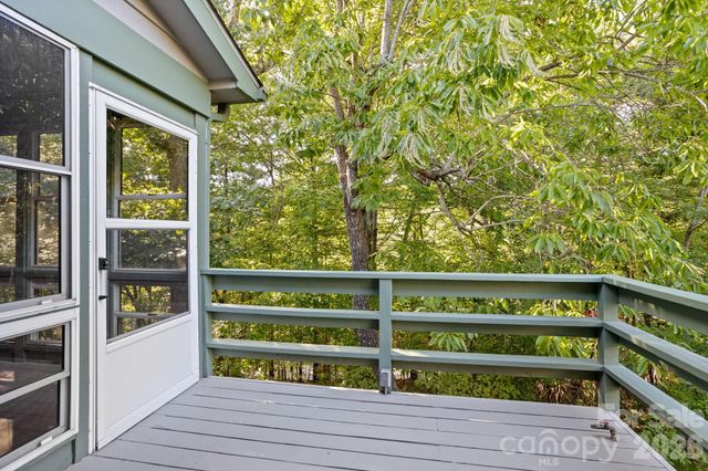 128 Forest View Drive, Flat Rock, NC 28731