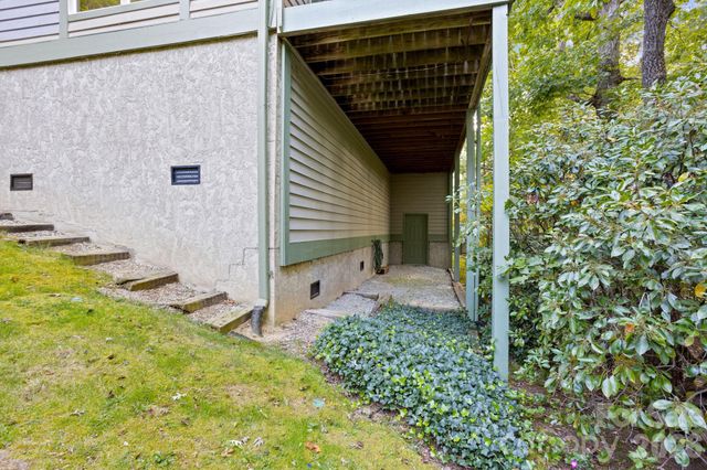 128 Forest View Drive, Flat Rock, NC 28731
