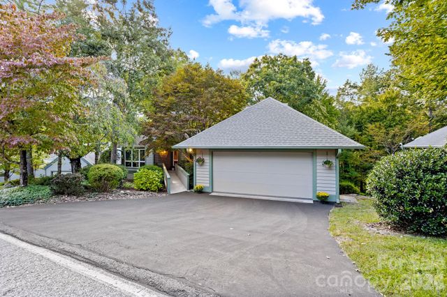 128 Forest View Drive, Flat Rock, NC 28731