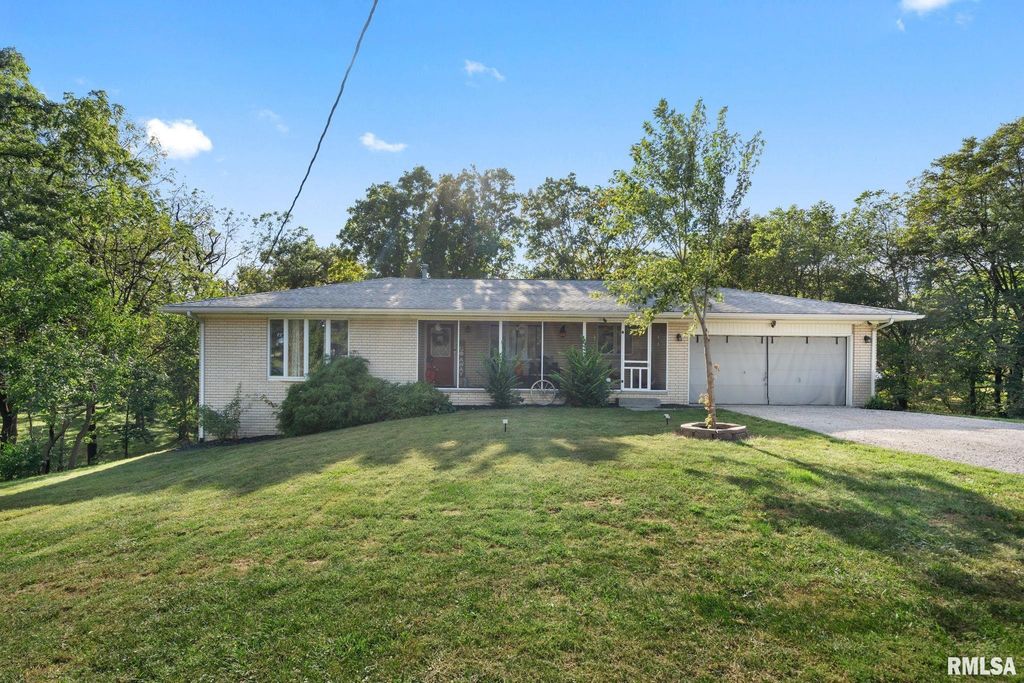 14028 KNOXVILLE Road, Milan, IL 61264