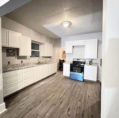 915 NE 1st Street, Mineral Wells, TX 76067