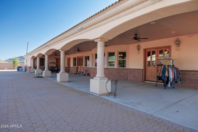 3589 S HENNESS Road, Casa Grande, AZ 85122