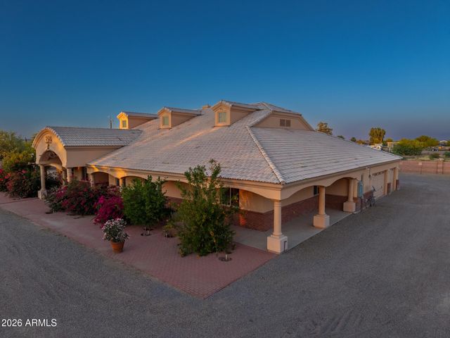 3589 S HENNESS Road, Casa Grande, AZ 85122