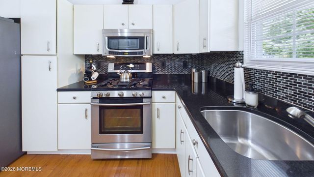 30 Livingston Drive, Howell, NJ 07731