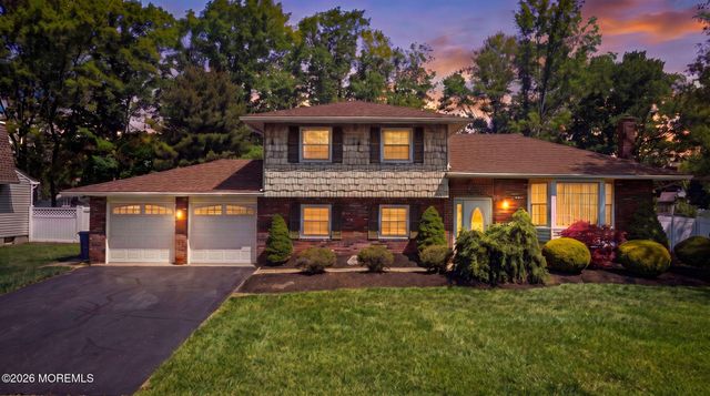 30 Livingston Drive, Howell, NJ 07731