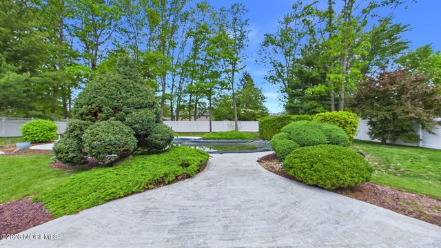 30 Livingston Drive, Howell, NJ 07731