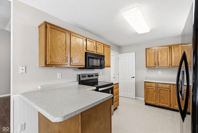 546 E Pine Ridge Drive, Westfield, IN 46074