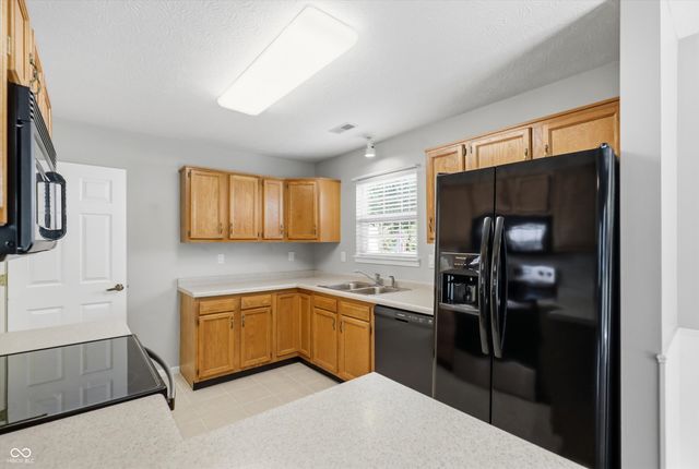 546 E Pine Ridge Drive, Westfield, IN 46074