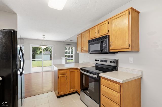 546 E Pine Ridge Drive, Westfield, IN 46074